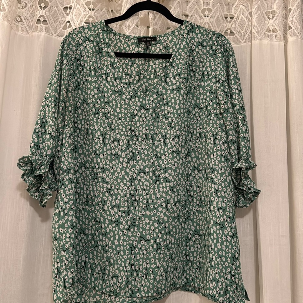 Well Worn green floral semi sheer blouse
